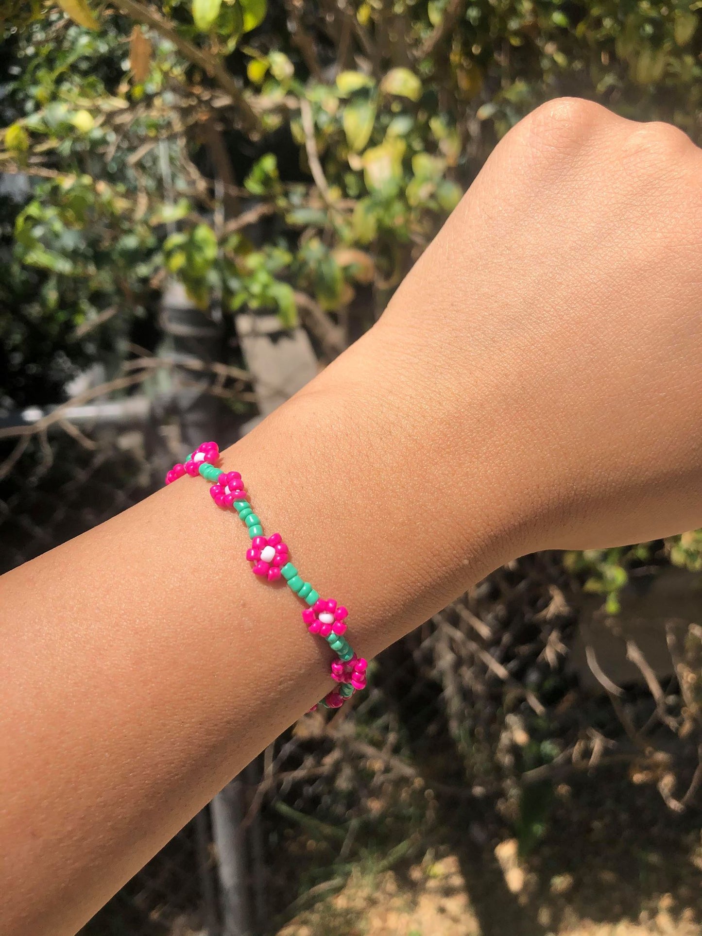 Green/Pink/White Daisy