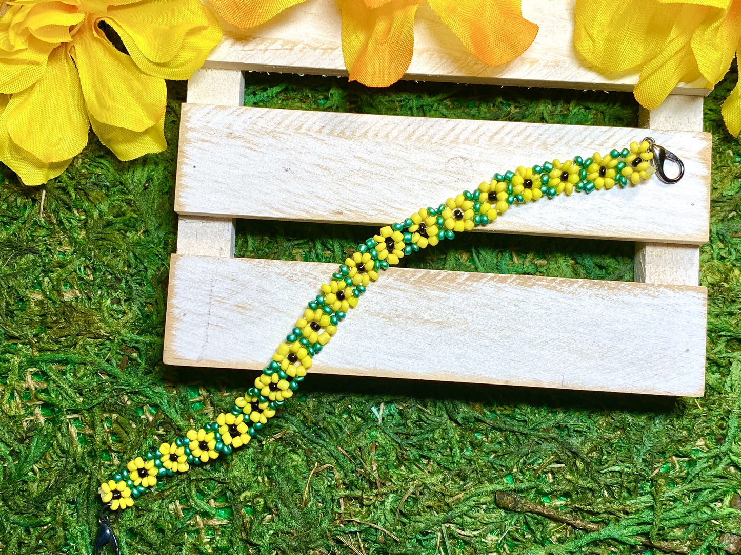 Sunflower (solid) Daisy