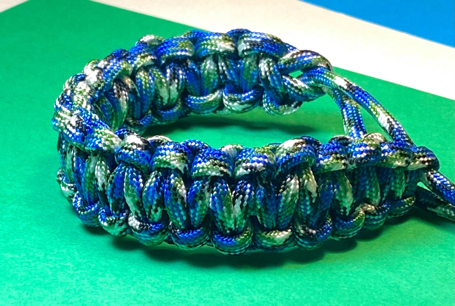 Green & Blue Paracord Bracelet – Quherencia